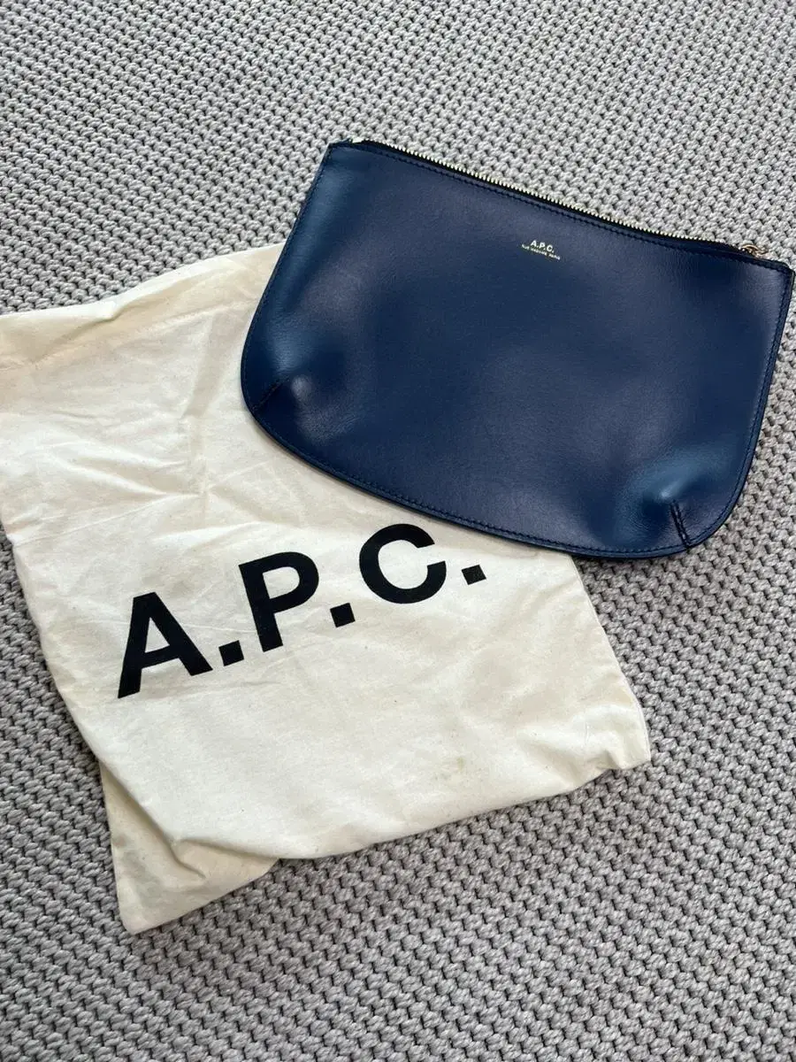 아페쎄 A.P.C 파우치